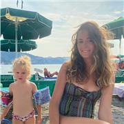 Ingnante di francese laureata in Economia del turismo, vissuta in Francia per 4 anni,alle superiori ho frequentato il liceo linguistico posso fare riassunti di letteratura francese e inglese.
Cordialmente,
Marta